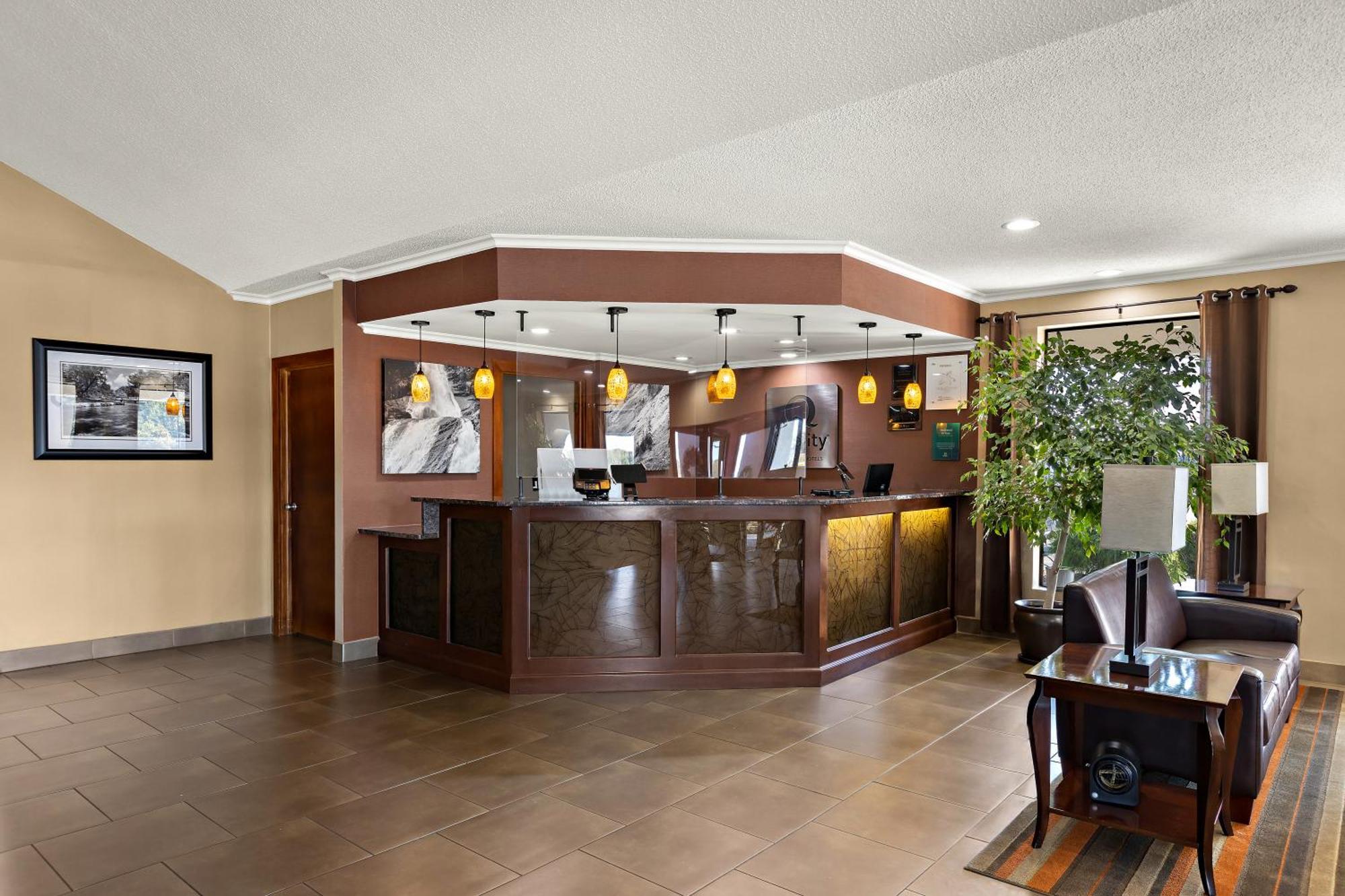 דנדרידג' Quality Inn מראה חיצוני תמונה